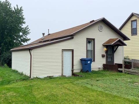 Tiny photo for 211 N 3rd Street, Hoopeston, IL 60942 (MLS # 12722601)