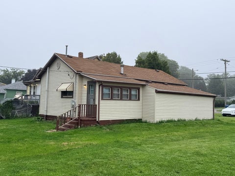 Photo of 211 N 3rd Street, Hoopeston, IL 60942 (MLS # 12722601)