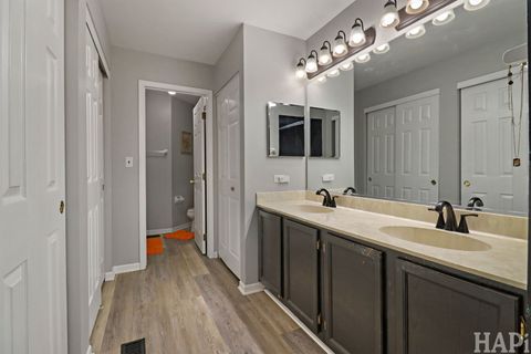 Tiny photo for 902 Huntington Drive #902, Elk Grove Village, IL 60007 (MLS # 12556042)