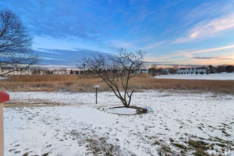 Tiny photo for 902 Huntington Drive #902, Elk Grove Village, IL 60007 (MLS # 12556042)