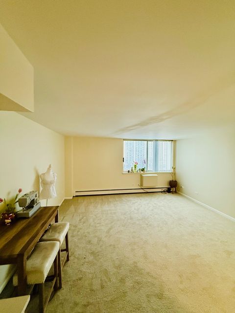 Tiny photo for 20 N Tower Road #6J, Oak Brook, IL 60523 (MLS # 12515029)
