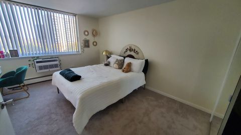 Tiny photo for 20 N Tower Road #6J, Oak Brook, IL 60523 (MLS # 12515029)