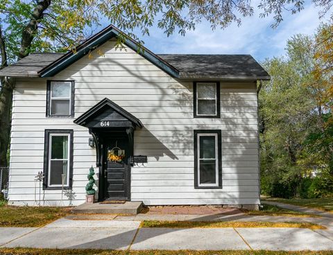 Photo of 614 N 1st Street, Rockford, IL 61107 (MLS # 12507978)