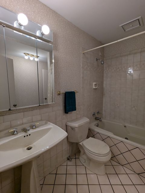 Tiny photo for 410 Ashland Avenue #1A, River Forest, IL 60305 (MLS # 12456440)