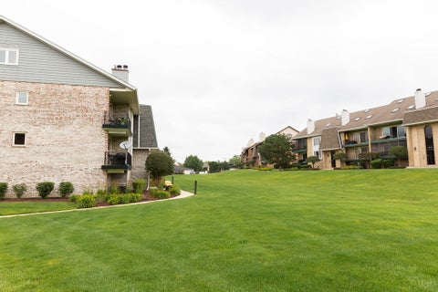 Tiny photo for 15713 OLD ORCHARD Court #2S, Orland Park, IL 60462 (MLS # 12691441)