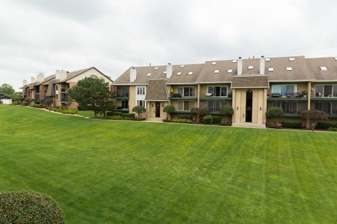 Tiny photo for 15713 OLD ORCHARD Court #2S, Orland Park, IL 60462 (MLS # 12691441)