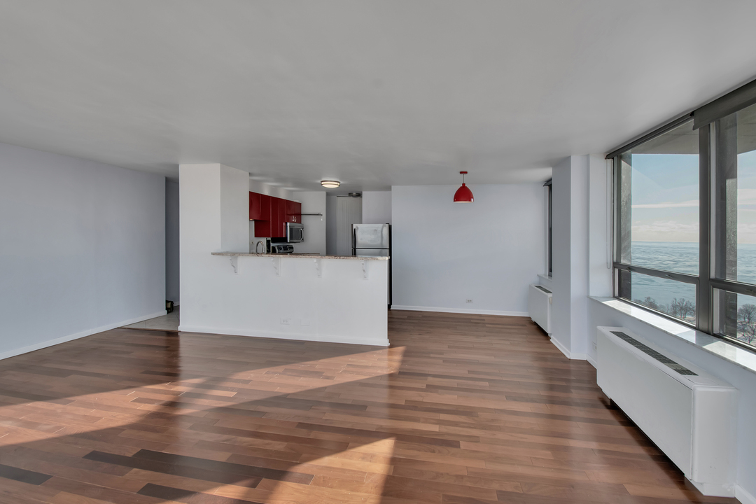 5701 N Sheridan Road 27M