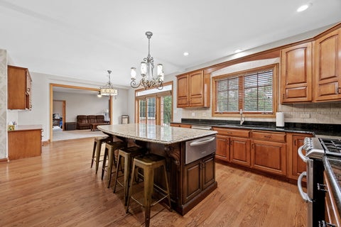 Tiny photo for 21588 Williamsburg Court, Frankfort, IL 60423 (MLS # 12719783)
