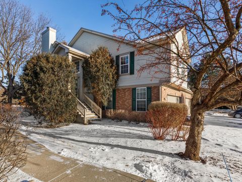 Photo of 121 Commons Court, Wheeling, IL 60090 (MLS # 12579486)