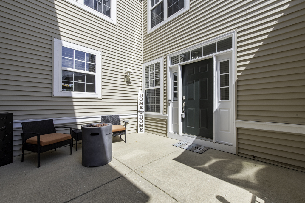 649 N Fox Trail