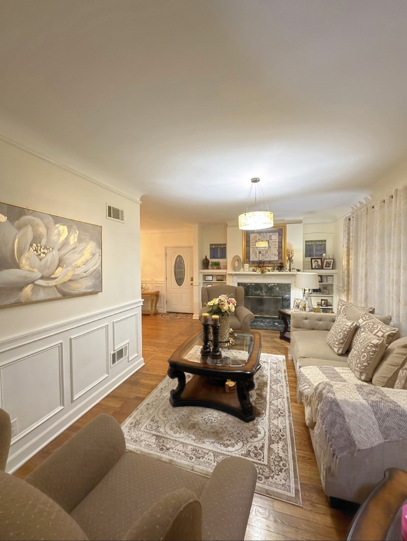 5549 N Parkside Avenue