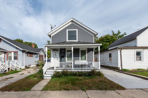 Photo of 511 Chestnut Street, Waukegan, IL 60085 (MLS # 12499443)