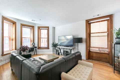 Tiny photo for 550 W Surf Street #C316, Chicago, IL 60657 (MLS # 12454392)
