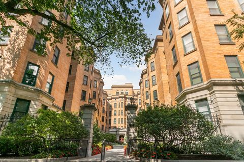 Photo of 550 W Surf Street #C316, Chicago, IL 60657 (MLS # 12454392)