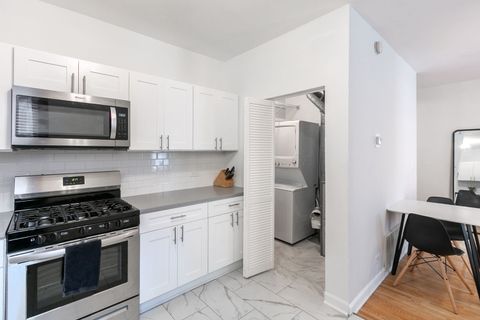 Tiny photo for 550 W Surf Street #C316, Chicago, IL 60657 (MLS # 12454392)