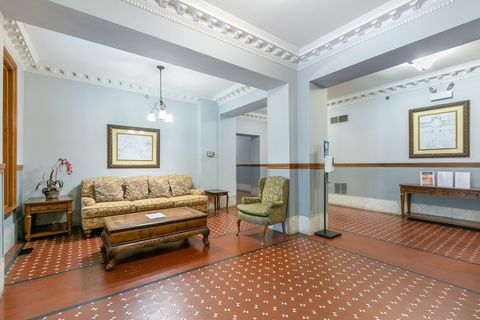 Tiny photo for 550 W Surf Street #C316, Chicago, IL 60657 (MLS # 12454392)