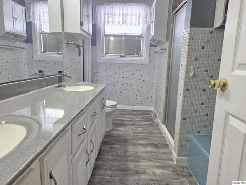 Tiny photo for 2432 Northridge Dr, Quincy, IL 62305 (MLS # 12592358)