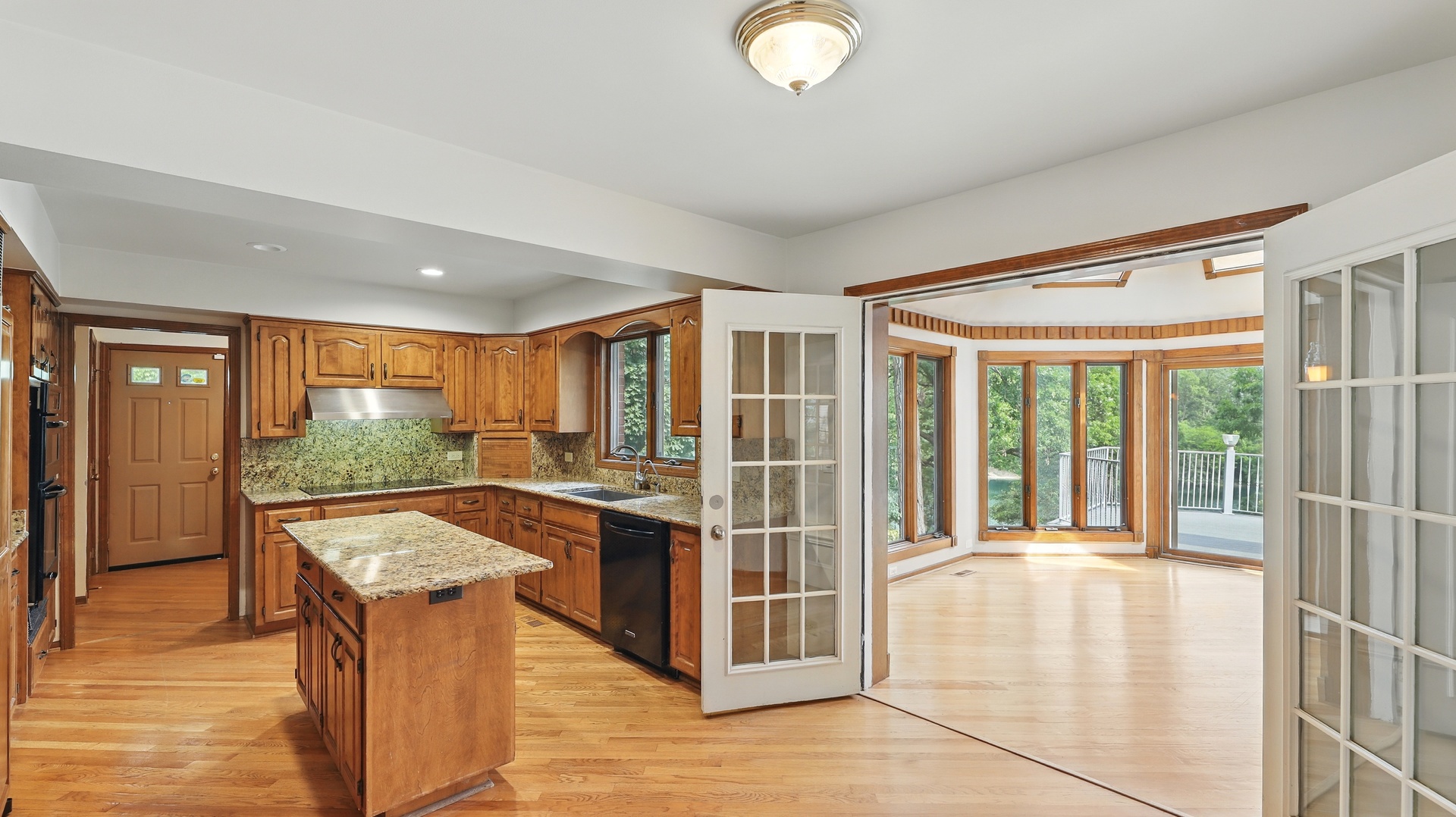 812 Saint Stephens Green