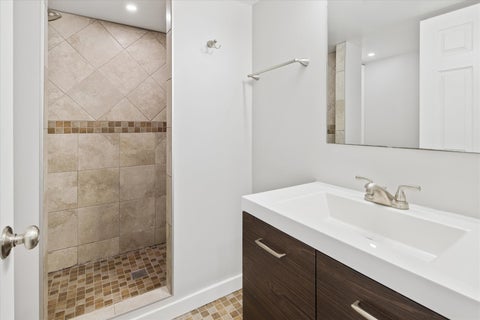 Tiny photo for 5836 N Manton Avenue, Chicago, IL 60646 (MLS # 12674695)