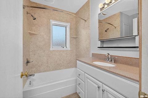 Tiny photo for 1228 COFFELT Avenue, Bettendorf, IA 52722 (MLS # 12591415)