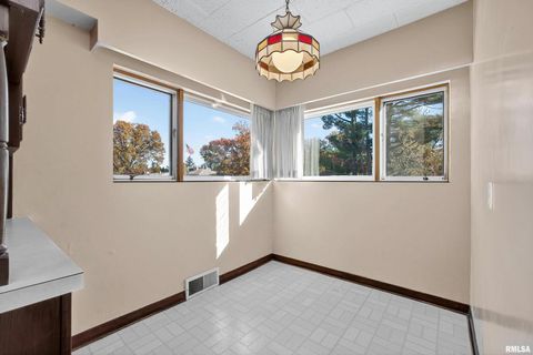 Tiny photo for 1228 COFFELT Avenue, Bettendorf, IA 52722 (MLS # 12591415)