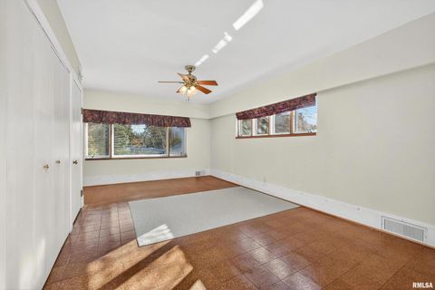 Tiny photo for 1228 COFFELT Avenue, Bettendorf, IA 52722 (MLS # 12591415)