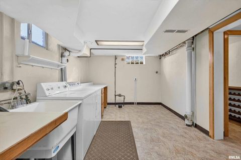 Tiny photo for 1228 COFFELT Avenue, Bettendorf, IA 52722 (MLS # 12591415)