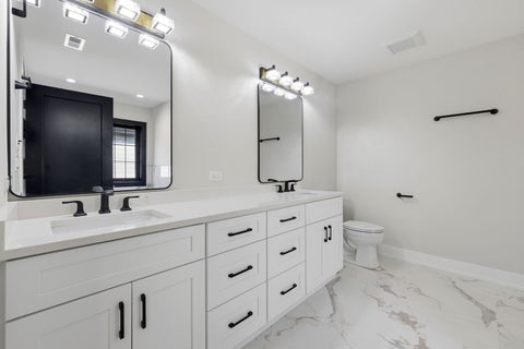 Tiny photo for 9235 Crescent Court, Oak Lawn, IL 60453 (MLS # 12778777)