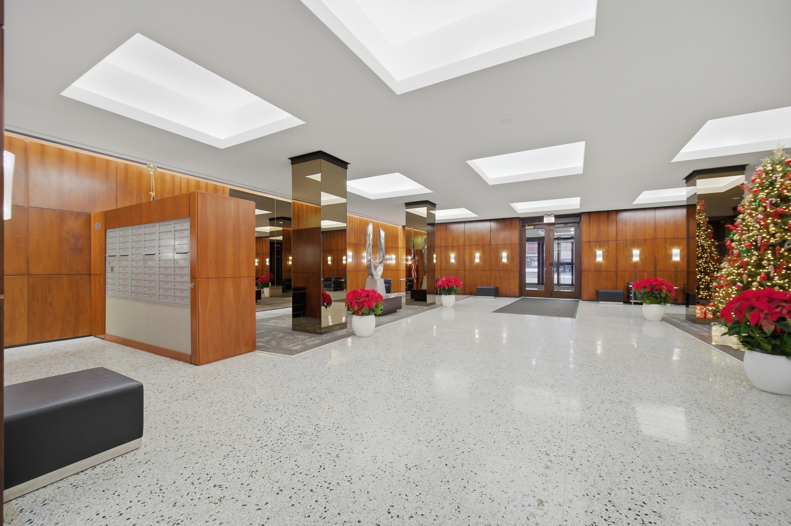 535 N MICHIGAN Avenue 1210