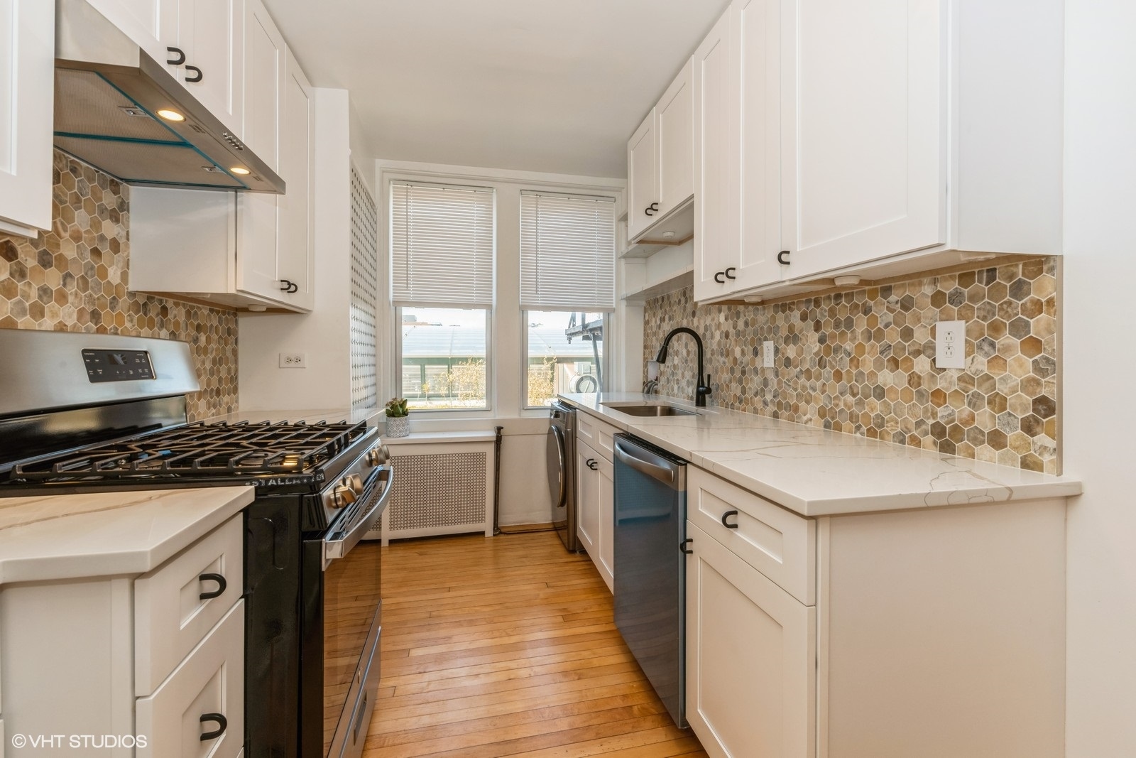 6334 N Sheridan Road 4E