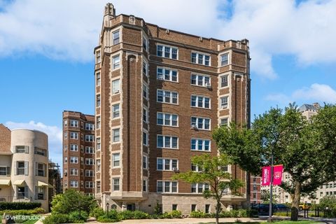6334 N Sheridan Road 4E Chicago IL 60660