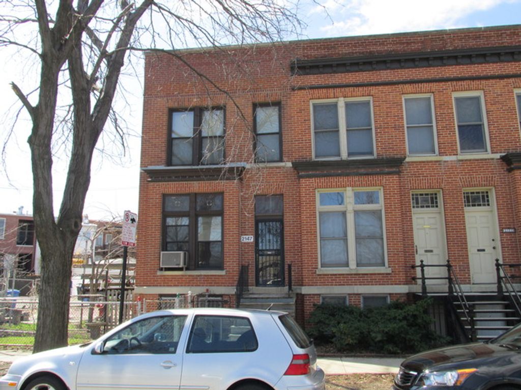 Photo for 2147 W POLK Street, Chicago, IL 60612 (MLS # 12521446)
