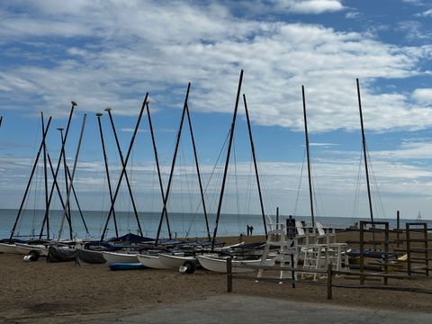 Tiny photo for 315 Hawthorn Avenue #E, Glencoe, IL 60022 (MLS # 12579449)