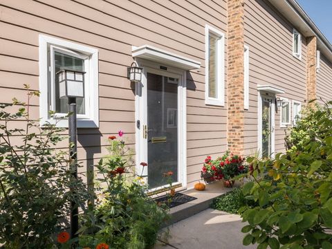 Tiny photo for 315 Hawthorn Avenue #E, Glencoe, IL 60022 (MLS # 12579449)