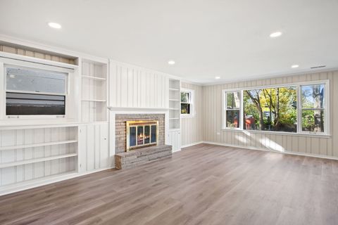 Tiny photo for 914 Brook Street, Elgin, IL 60120 (MLS # 12532097)