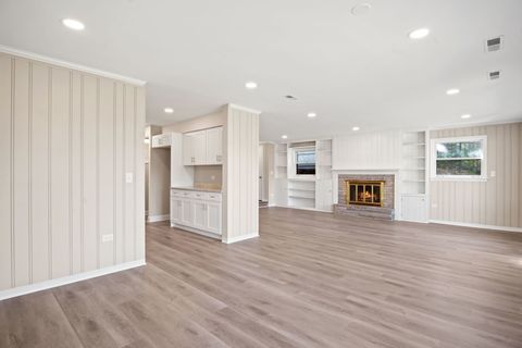 Tiny photo for 914 Brook Street, Elgin, IL 60120 (MLS # 12532097)