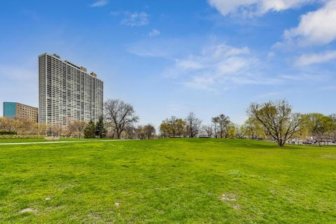 Tiny photo for 2800 N Lake Shore Drive #4216, Chicago, IL 60657 (MLS # 12400067)