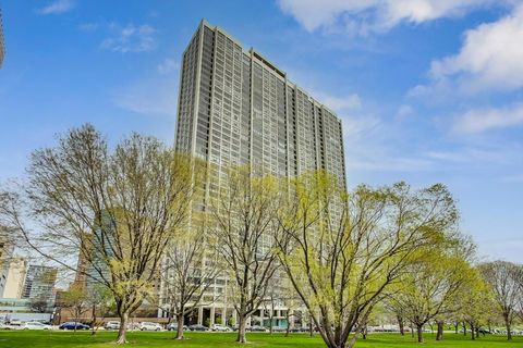 Tiny photo for 2800 N Lake Shore Drive #4216, Chicago, IL 60657 (MLS # 12400067)