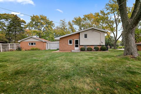 Tiny photo for 9010 S 84th Avenue, Hickory Hills, IL 60457 (MLS # 12524781)
