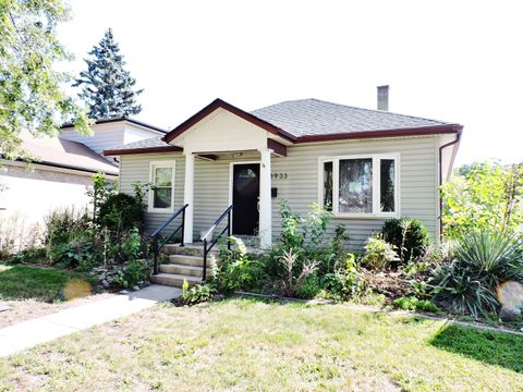 Tiny photo for 3933 Elmwood Avenue, Stickney, IL 60402 (MLS # 12467256)