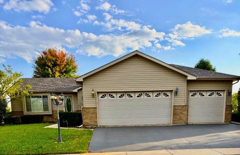 Photo of 6810 Hadrian Drive, Joliet, IL 60431 (MLS # 12776032)