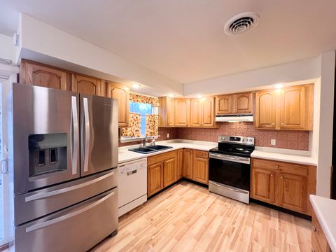 Tiny photo for 1702 W Taylor Drive, Carbondale, IL 62901 (MLS # 12570362)