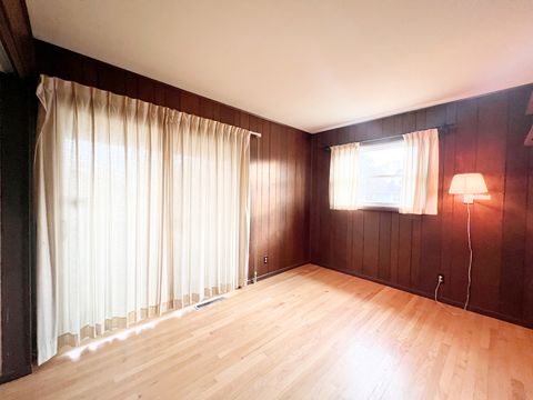 Tiny photo for 1702 W Taylor Drive, Carbondale, IL 62901 (MLS # 12570362)