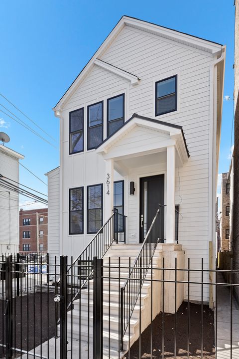 Photo of 3614 N Marshfield Avenue, Chicago, IL 60613 (MLS # 12575456)