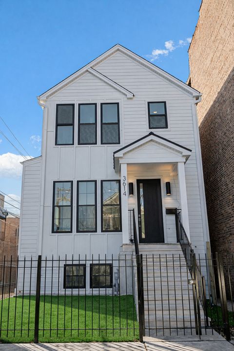 Photo of 3614 N Marshfield Avenue, Chicago, IL 60613 (MLS # 12575456)