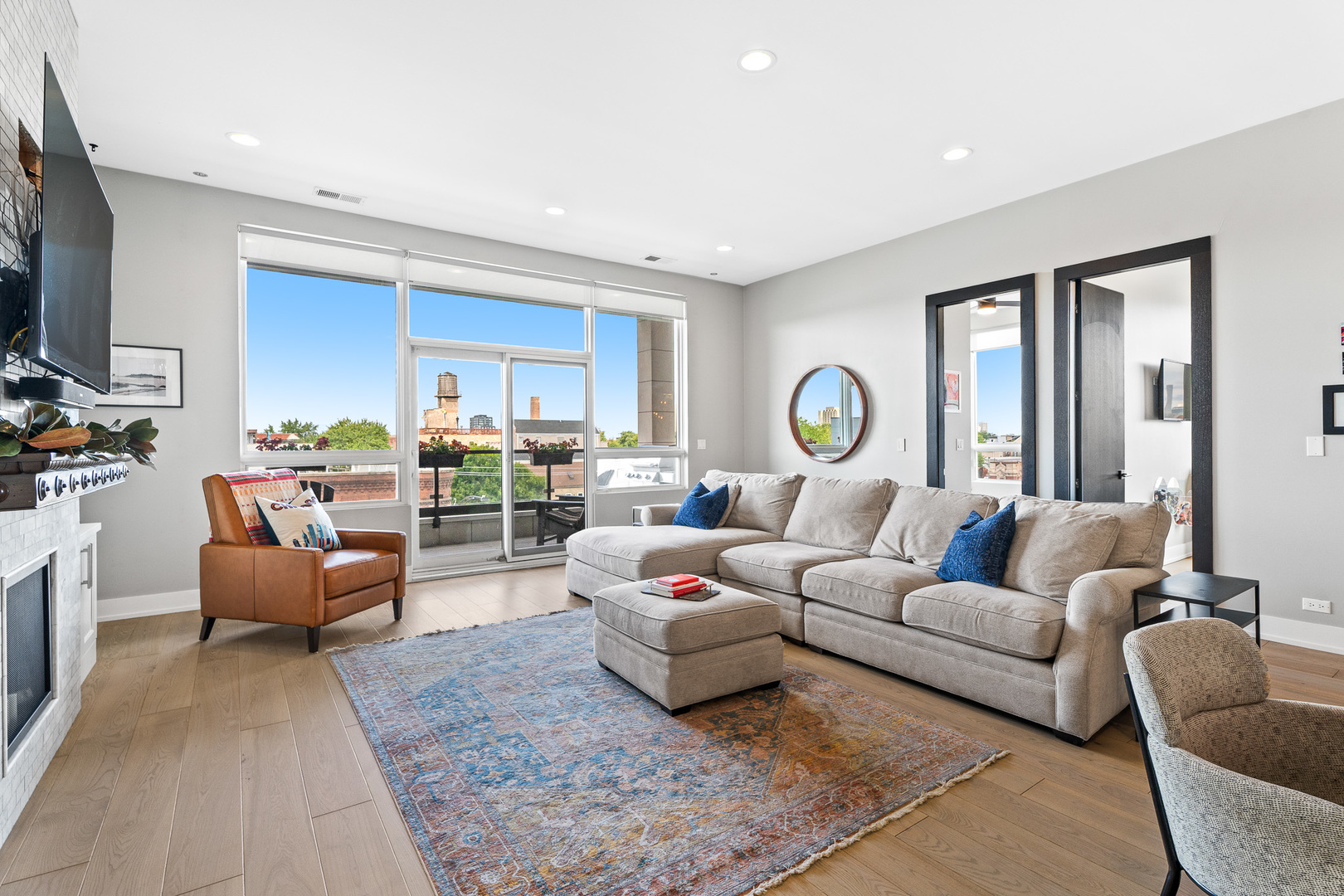 1801 W Chicago Avenue 4E