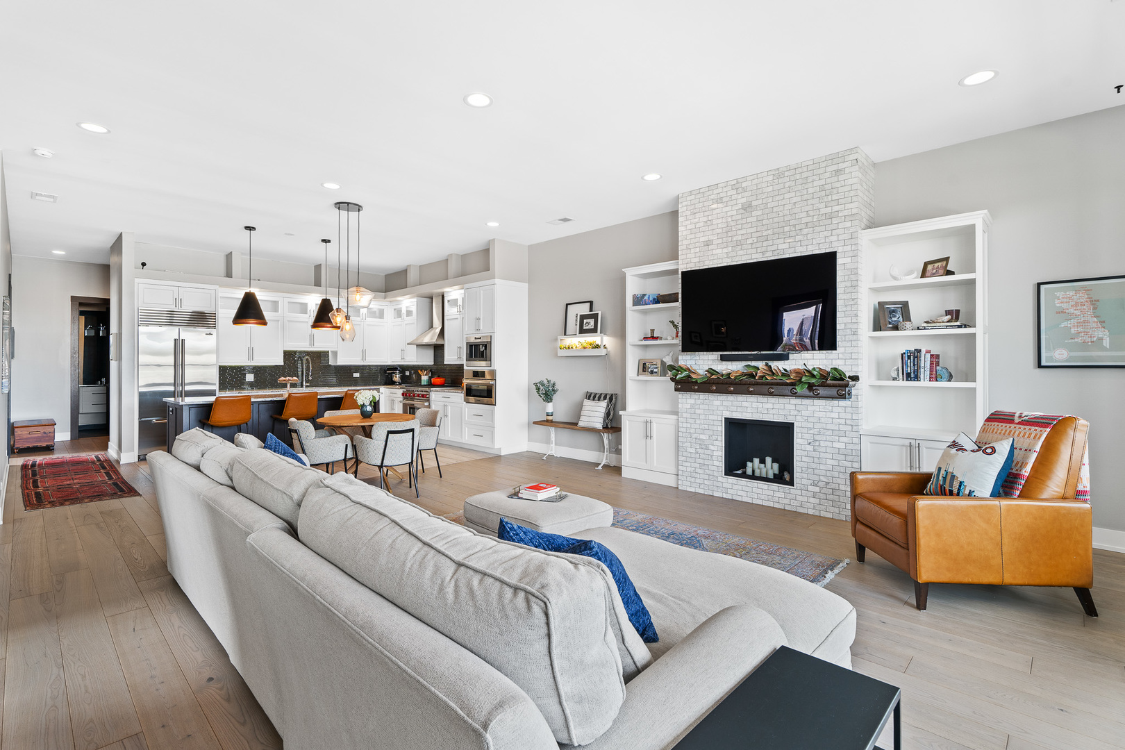 1801 W Chicago Avenue 4E