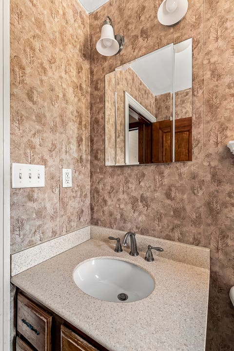 Tiny photo for 1703 S Shore Drive, Moline, IL 61265 (MLS # 12730078)