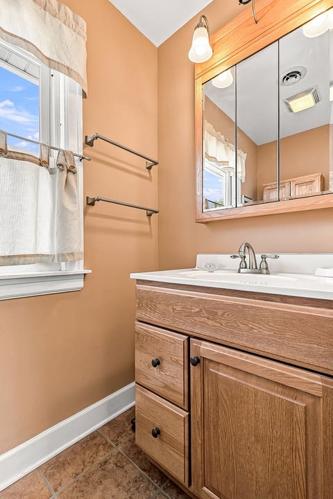 Tiny photo for 1703 S Shore Drive, Moline, IL 61265 (MLS # 12730078)