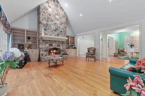 Tiny photo for 1 Briarwood Lane, Lincolnshire, IL 60069 (MLS # 12748010)